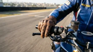 comment freiner en moto